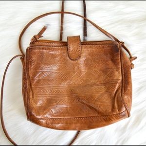 VTGE Leather tribal print cross body with clasp